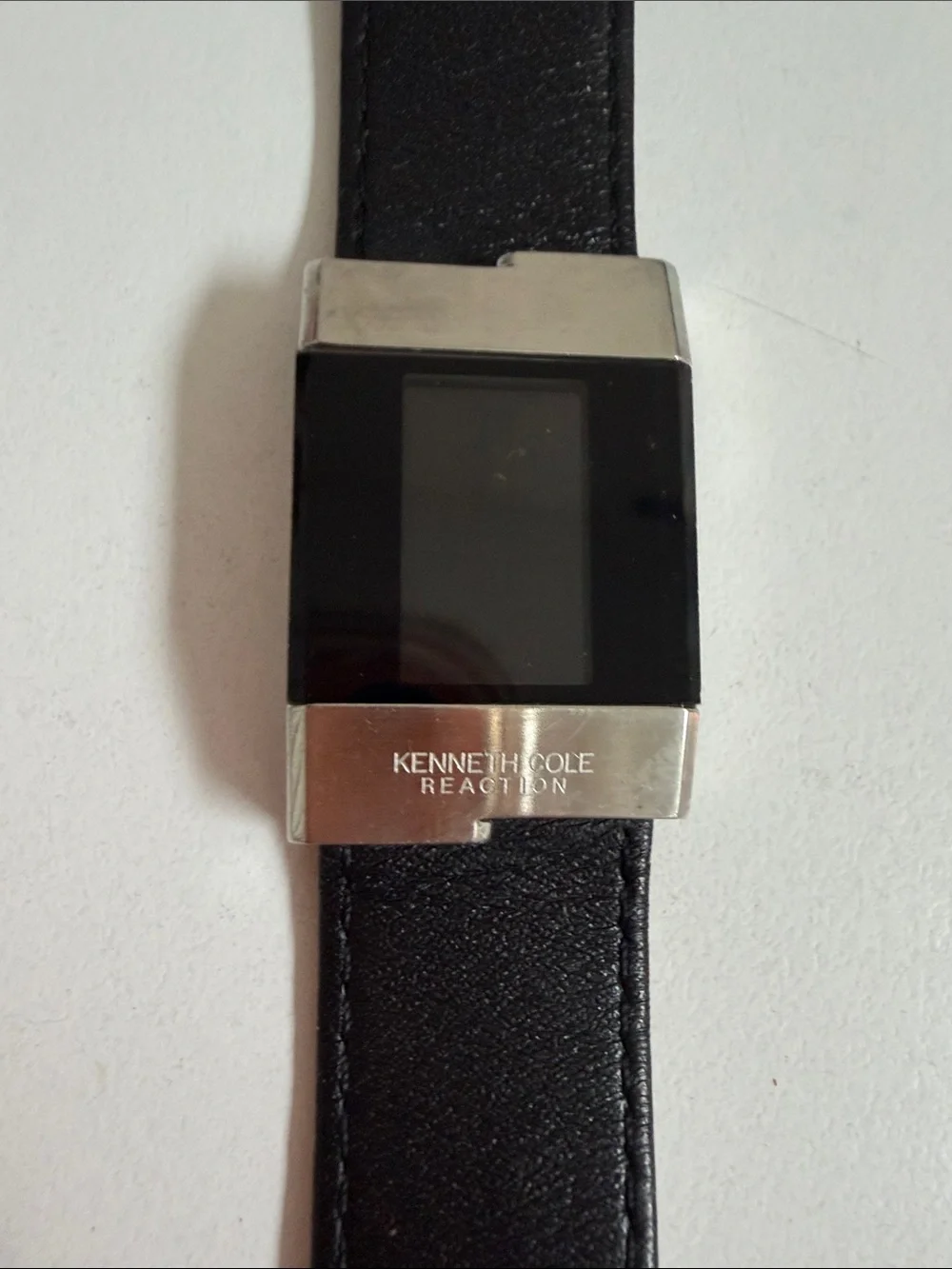 Kenneth Cole vintage Men’s Black Leather Strap Watch with Silver-Tone Case